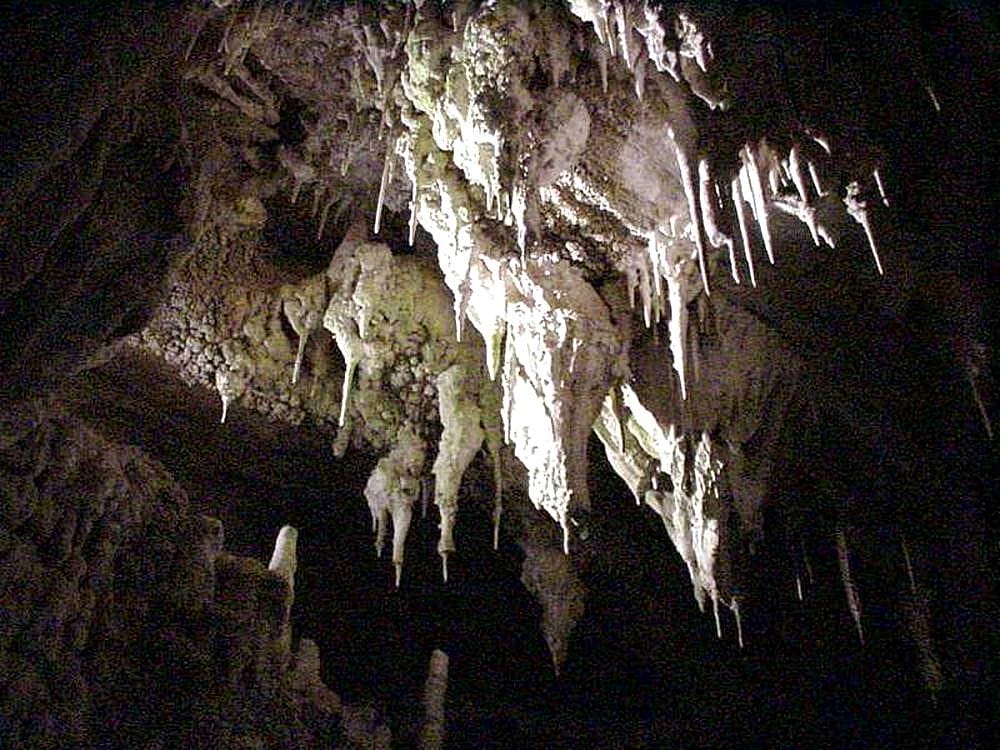 Eisriesenwelt Áo. Lạc vào mê cung băng tuyết dài 42 km giữa dãy Alps