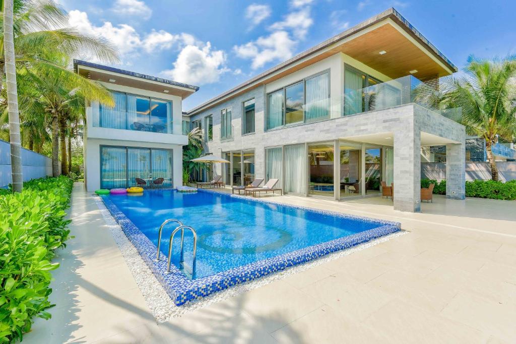 Deluxe Beachside Resort, thiên đường nghỉ dưỡng sang trọng ngay sát biển Mỹ Khê