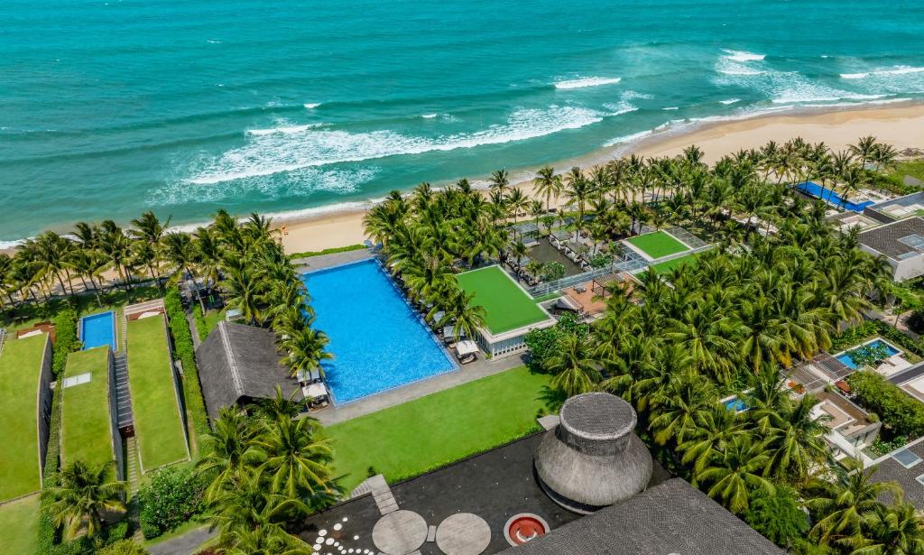 Naman Retreat Đà Nẵng, resort sang trọng với dịch vụ spa và chăm sóc sức khỏe