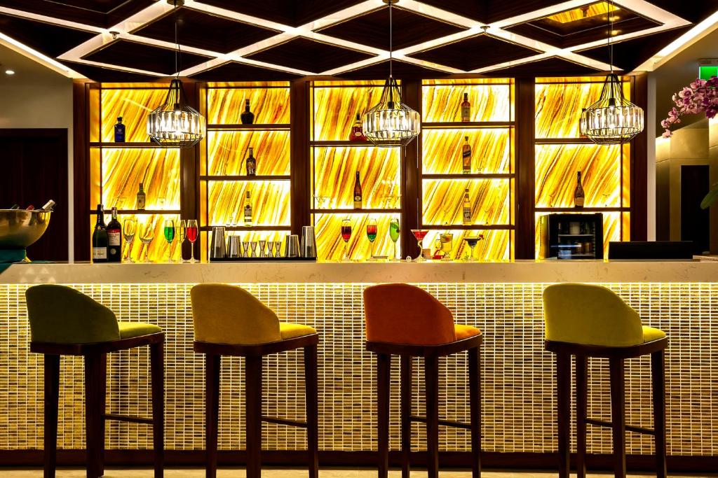 Maximilan Danang Beach Hotel, khách sạn cao cấp với buffet sáng phong phú và đa dạng