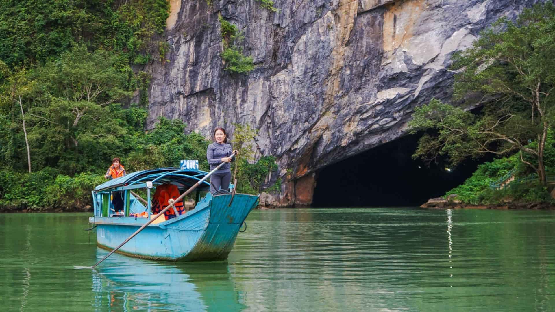 Tour Đà Nẵng mùa xuân, Bà Nà Hills, Hội An, Huế, Động Phong Nha từ Sài Gòn, hành trình 5 ngày 4 đêm