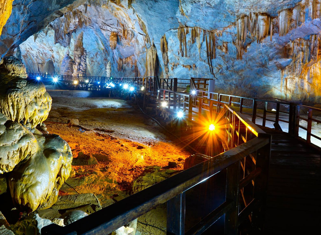 Hành trình tour Phố cổ Hội An đèn lồng, Đại Nội Huế, Động Thiên Đường từ Sài Gòn, khởi đầu năm mới kỳ vĩ